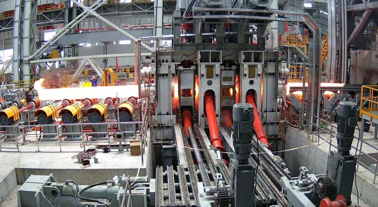 九州酷游官网衡钢智能连轧管机组热试成功，，，，，添补国内特大口径无缝钢管空缺